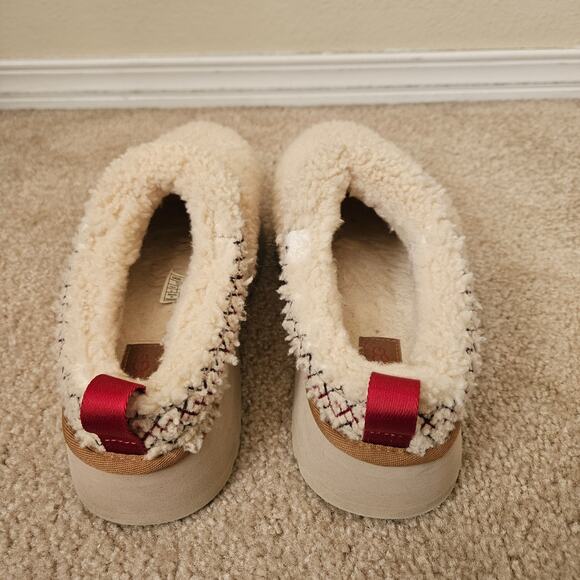 UGG Tazz braid platform mules in white borg 9 - Picture 4 of 10